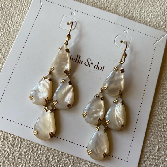 Stella & Dot botanical statement earrings. - Picture 2 of 3